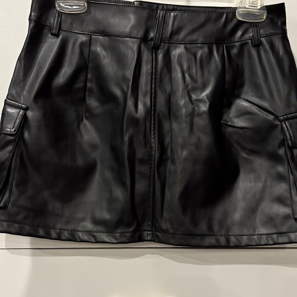 Black Faux Leather Mini Skirt with Pockets - Picture 2 of 2